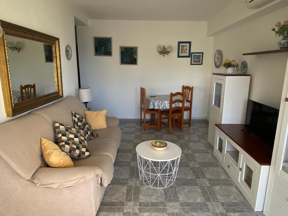Cozy Apartment With First Line Seaview In Perfect Location, Near The Marina بينالماذينا المظهر الخارجي الصورة