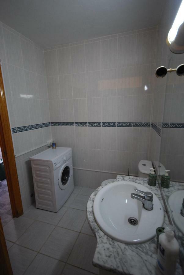 Cozy Apartment With First Line Seaview In Perfect Location, Near The Marina بينالماذينا المظهر الخارجي الصورة