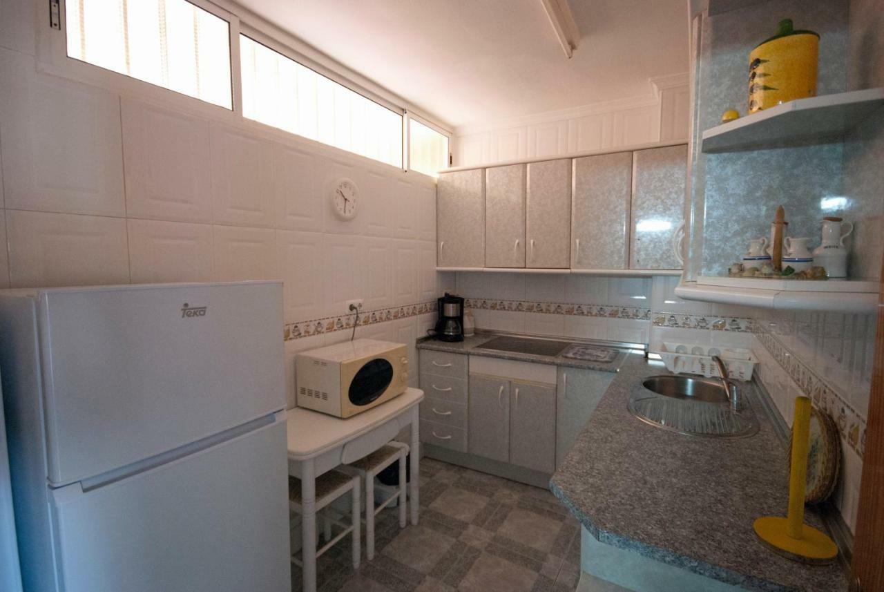 Cozy Apartment With First Line Seaview In Perfect Location, Near The Marina بينالماذينا المظهر الخارجي الصورة