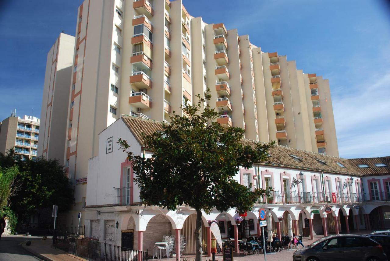 Cozy Apartment With First Line Seaview In Perfect Location, Near The Marina بينالماذينا المظهر الخارجي الصورة